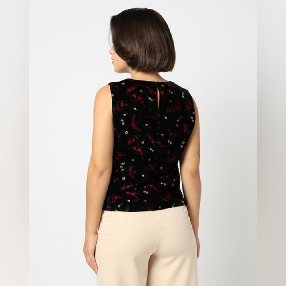 EUC Gap Black Floral Velvet Square-Neck Cropped Top - Picture 2 of 8